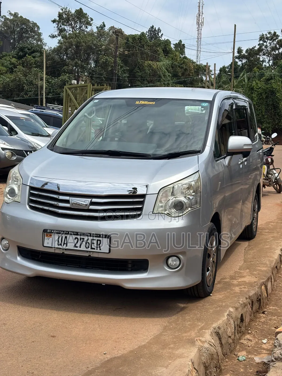 New Toyota Noah 2012 Silver