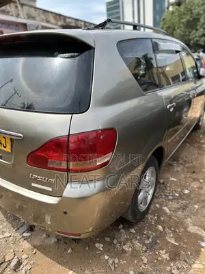 Toyota Picnic 2.0 FWD 2002 Gold