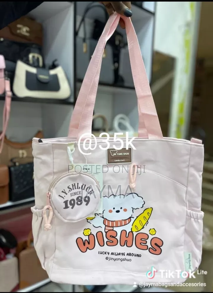 A Good Quality Waterproof Tot Bag
