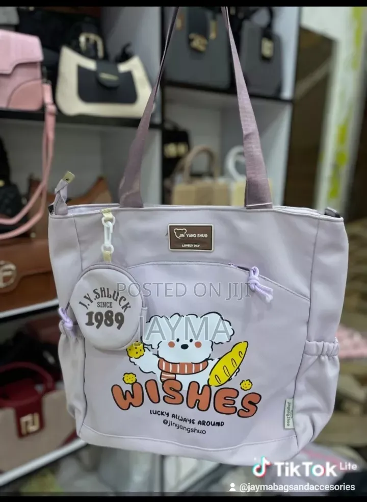 A Good Quality Waterproof Tot Bag