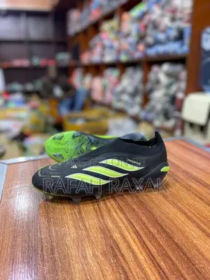 Original Black/Green Adidas Predator Elite Laceless Football Boots