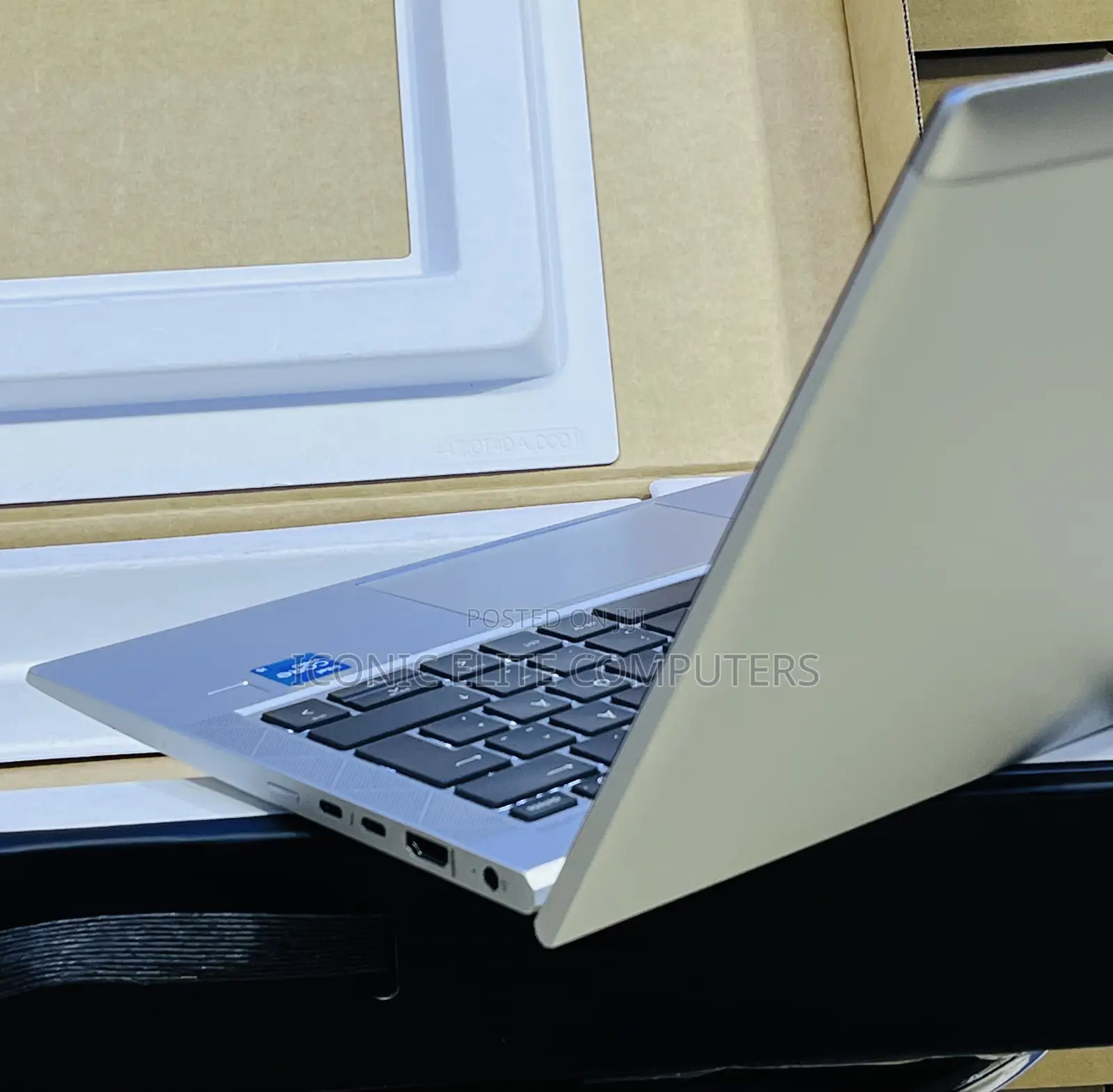New Laptop HP Elitebook 830 G11 8GB Intel Core i5 SSD 256GB