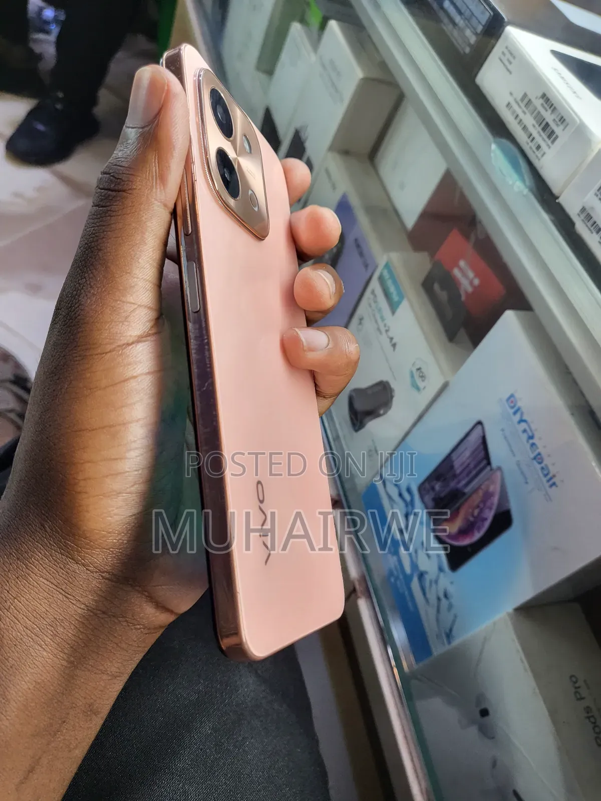 Vivo Y28 256 GB Gold
