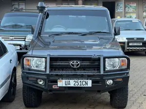 Toyota Land Cruiser 2019 Blue