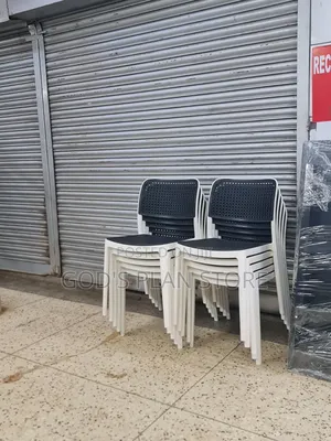 Latch Plastic Chairs Plastic Chairs