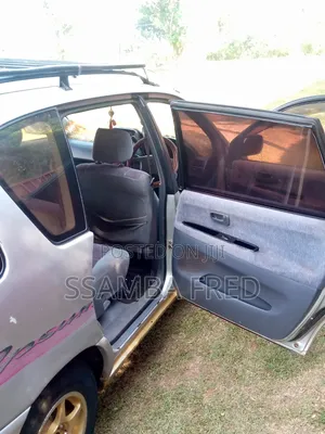 Toyota Ipsum 2000 Silver