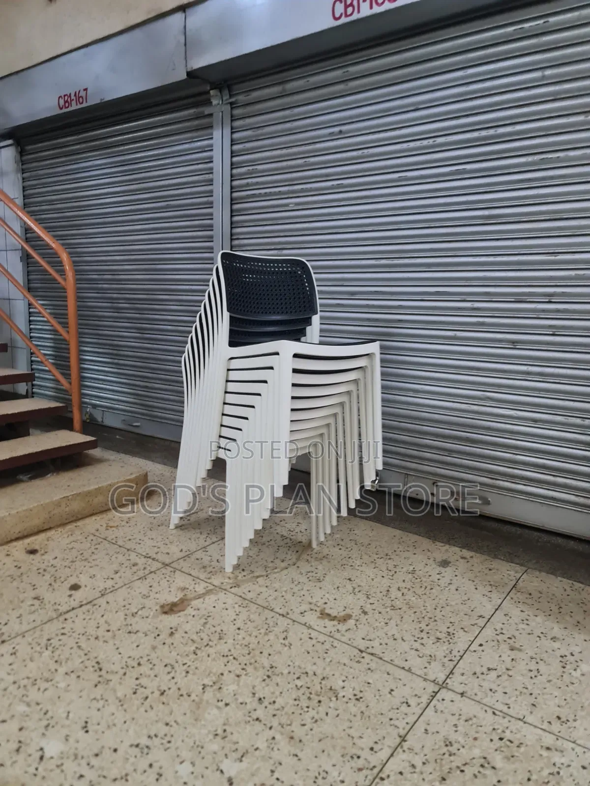 Latch Plastic Chairs Plastic Chairs