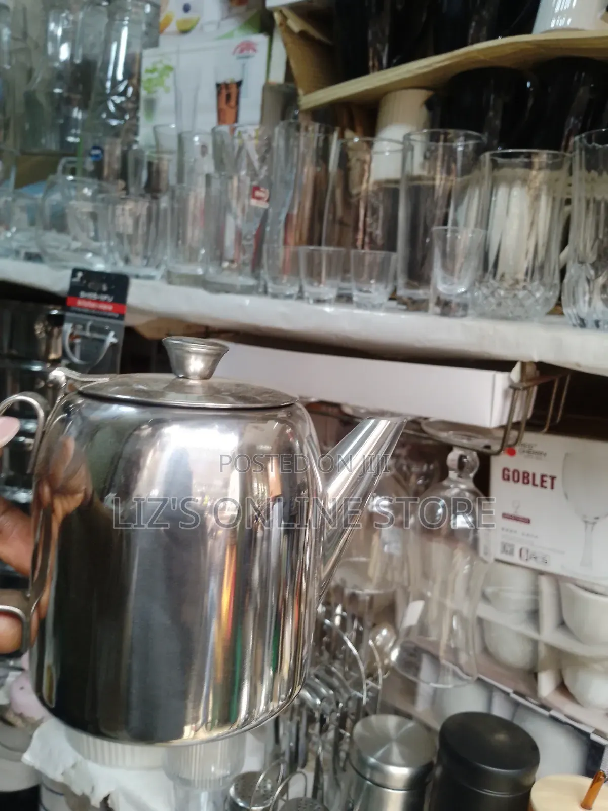 1 Piece of Stainless Steel Teapot
