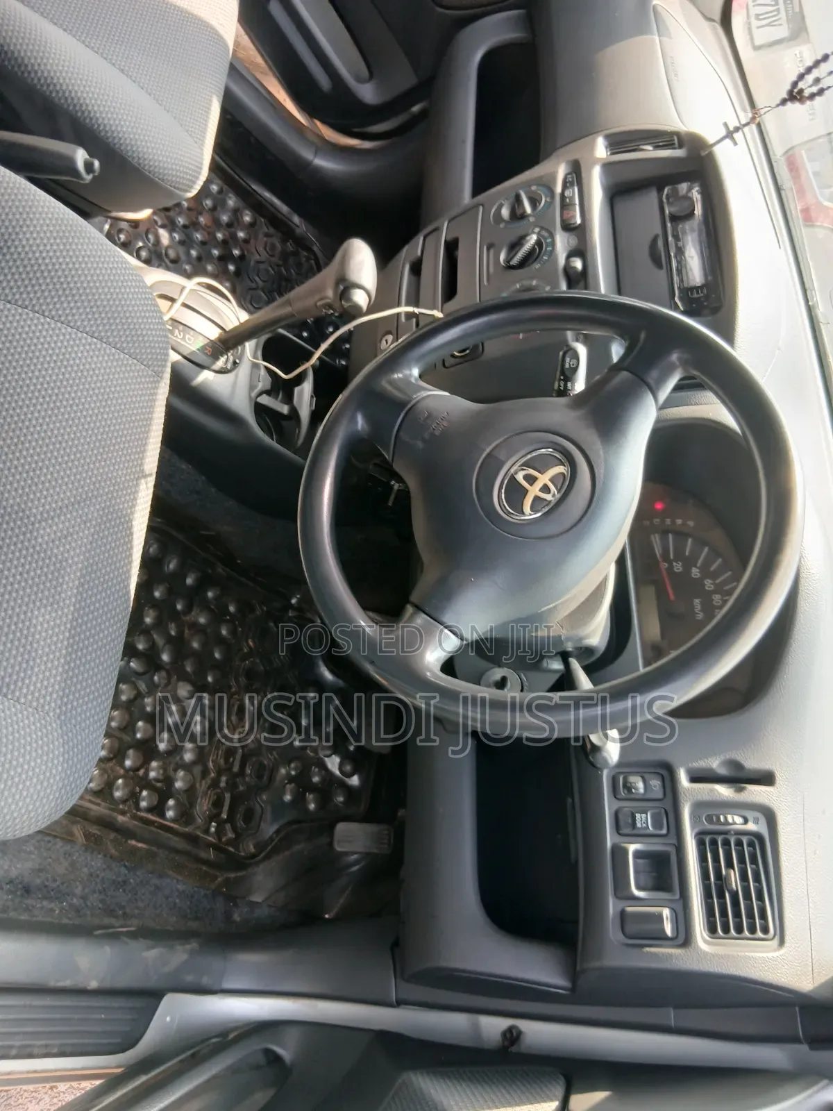 Toyota Succeed 2012 Silver