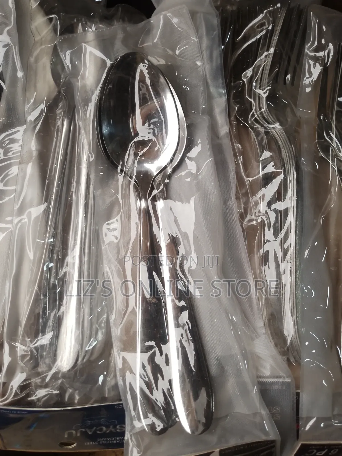 24 Pieces of Stainless Steel Utensil Sets