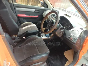 Suzuki Swift 2010 Orange