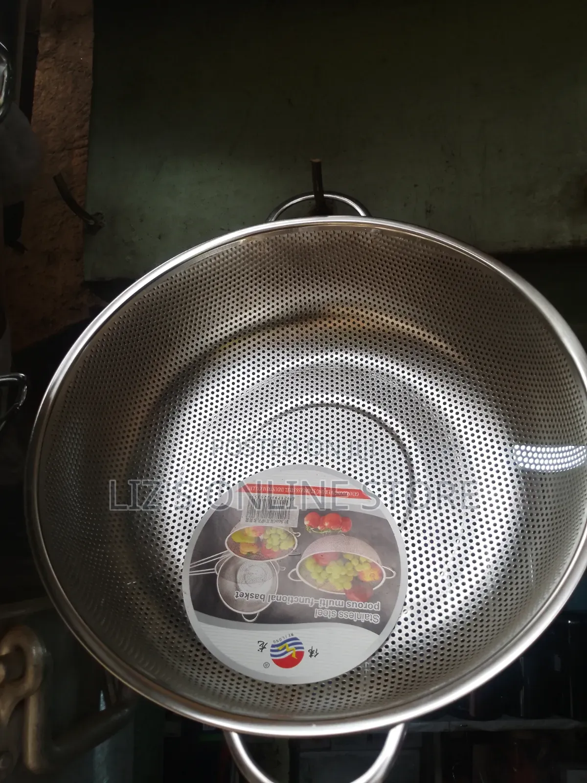 Stainless Steel Colander, Commonly Used for Rinsing Vegetables