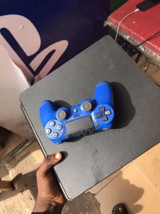 Black Ps4 Slim(2pads)