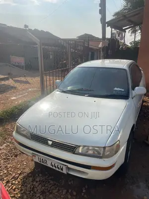 Toyota Corolla 1997 White