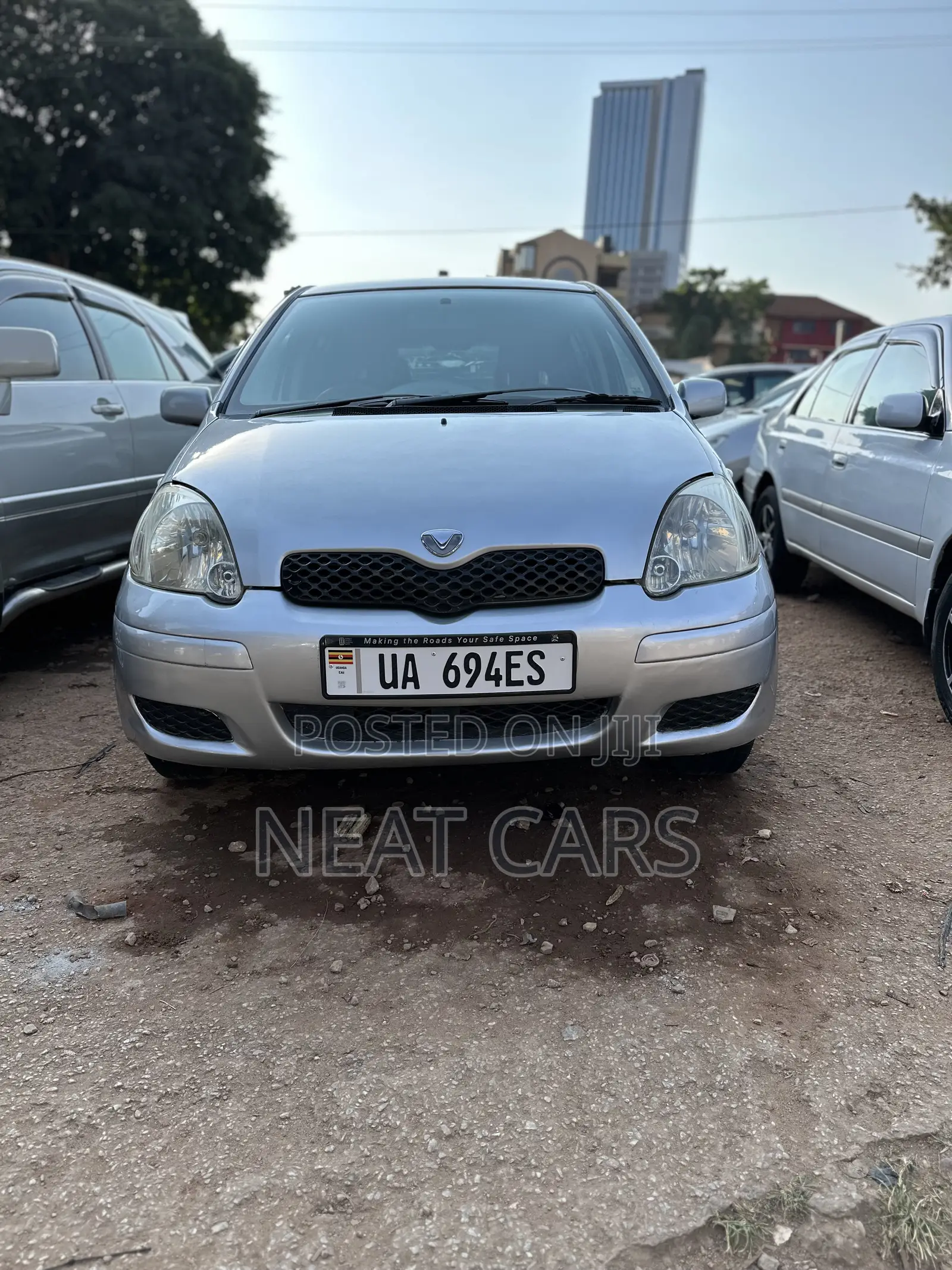 Toyota Vitz 1999 Silver