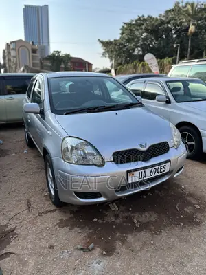 Toyota Vitz 1999 Silver