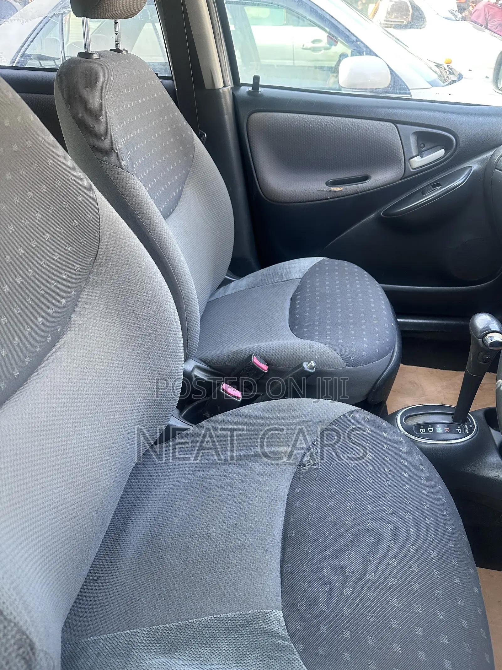 Toyota Vitz 1999 Silver