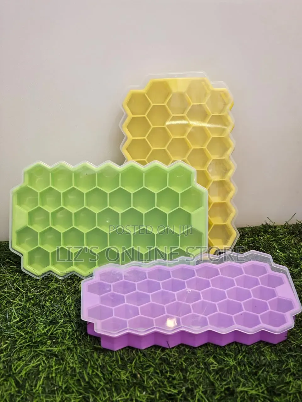 1 Piece of 37-Cavity Silicone Ice Cube Trays