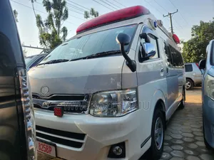 Toyota Grand HiAce 2010 White