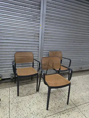 Comredy Plastic Chairs Plastic Chairs