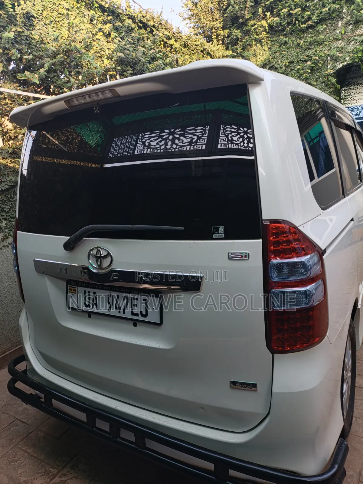Toyota Noah 2012 Off white