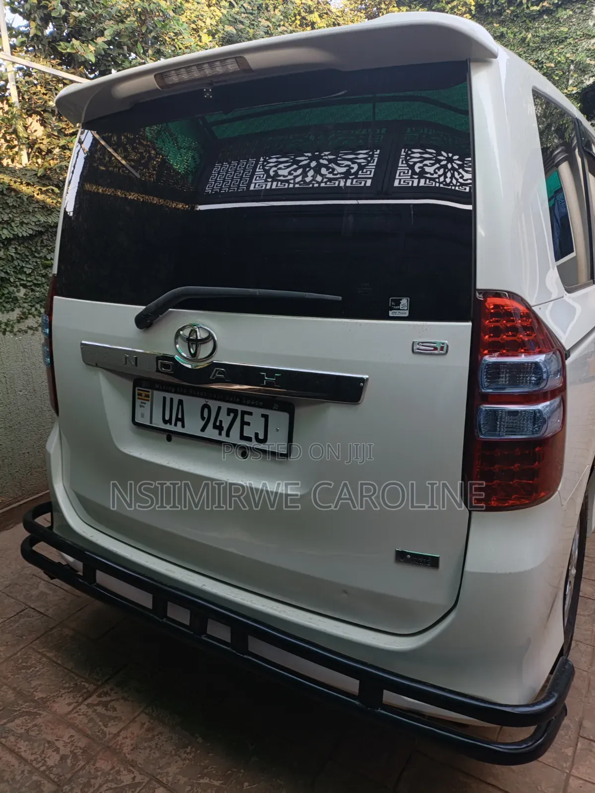 Toyota Noah 2012 Off white