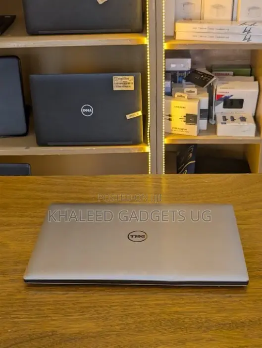 Laptop Dell Inspiron 15 5520 16GB Intel Core i7 SSD 512GB