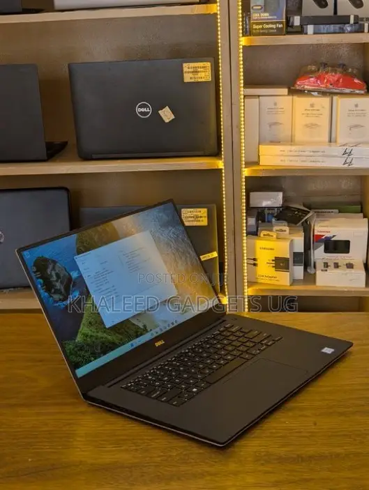 Laptop Dell Inspiron 15 5520 16GB Intel Core i7 SSD 512GB