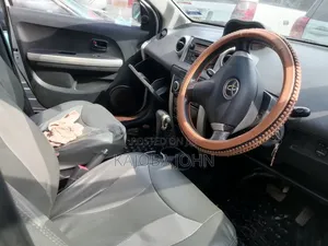Toyota IST 2005 Silver