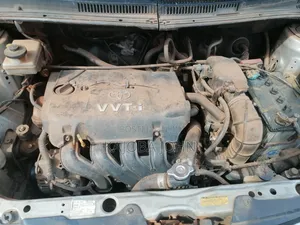 Toyota IST 2005 Silver