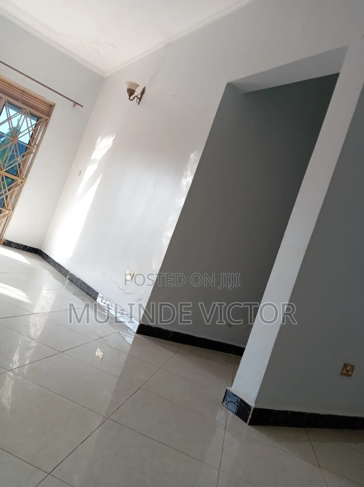 3bdrm House in Kira Mamerito. Kito for sale