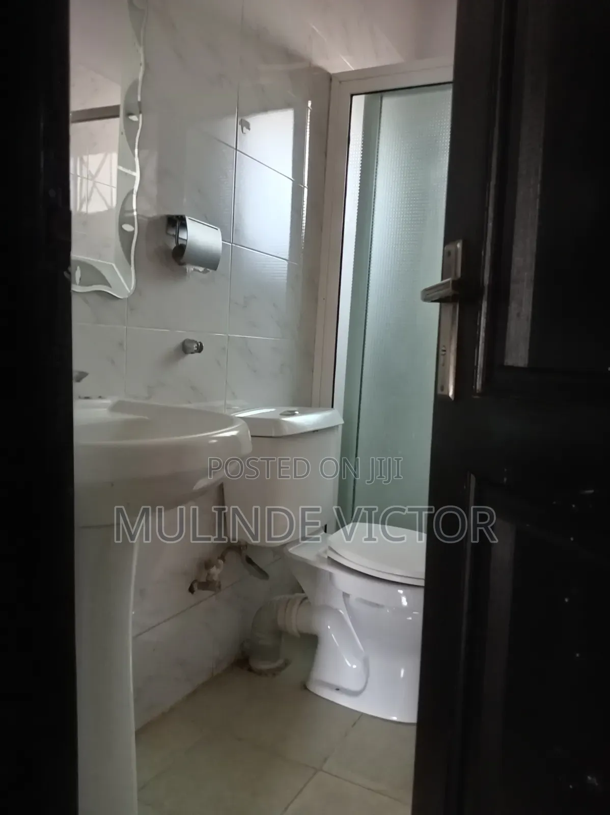 3bdrm House in Kira Mamerito. Kito for sale