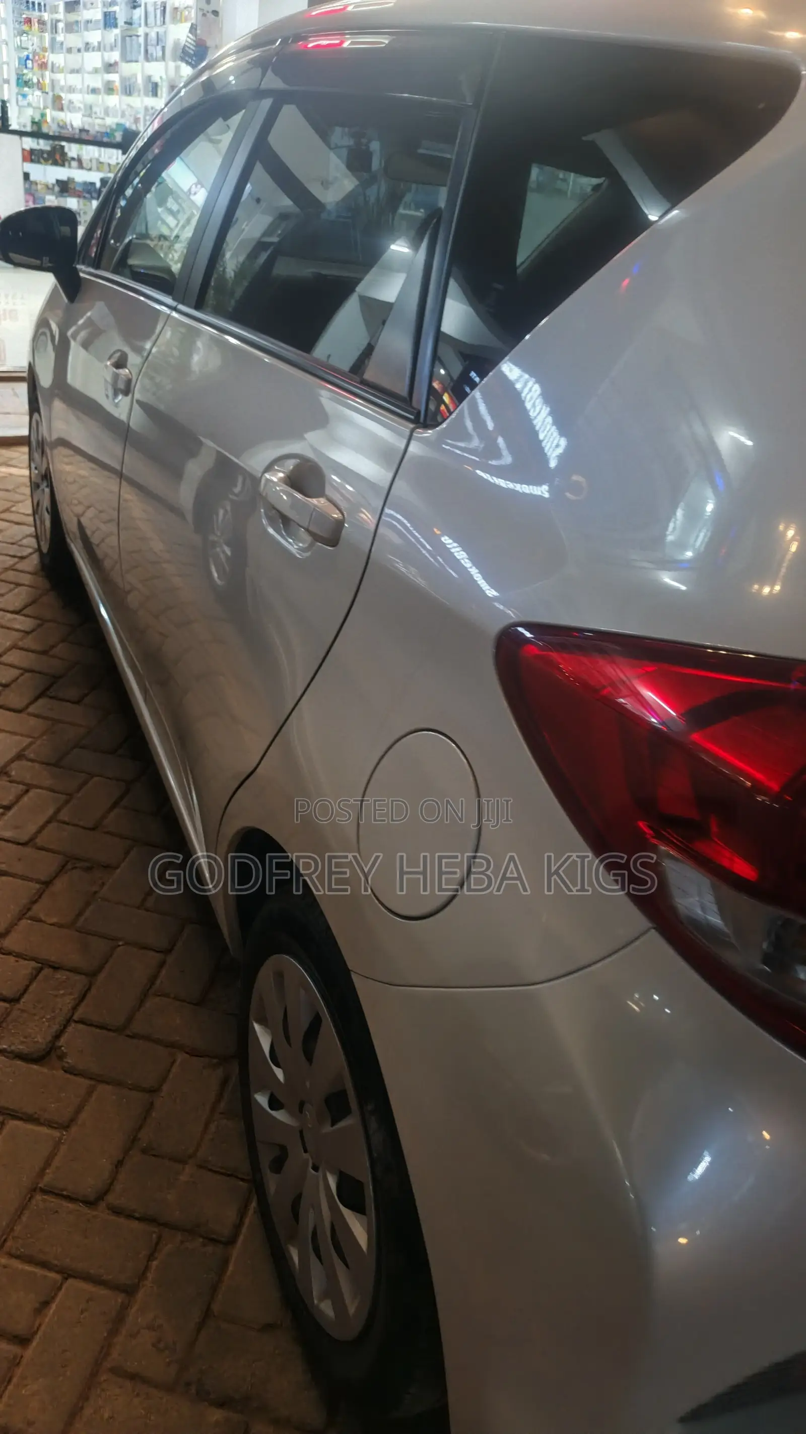 Toyota Ractis 1.5 FWD 2013 Off white