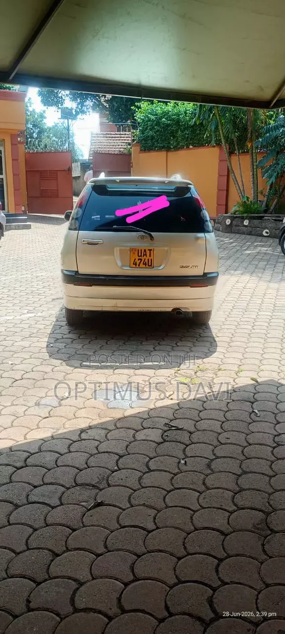 Toyota Raum 1999
