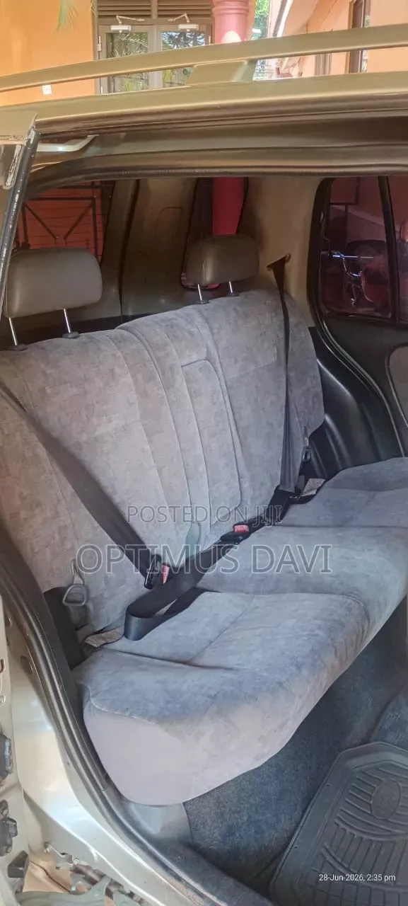 Toyota Raum 1999