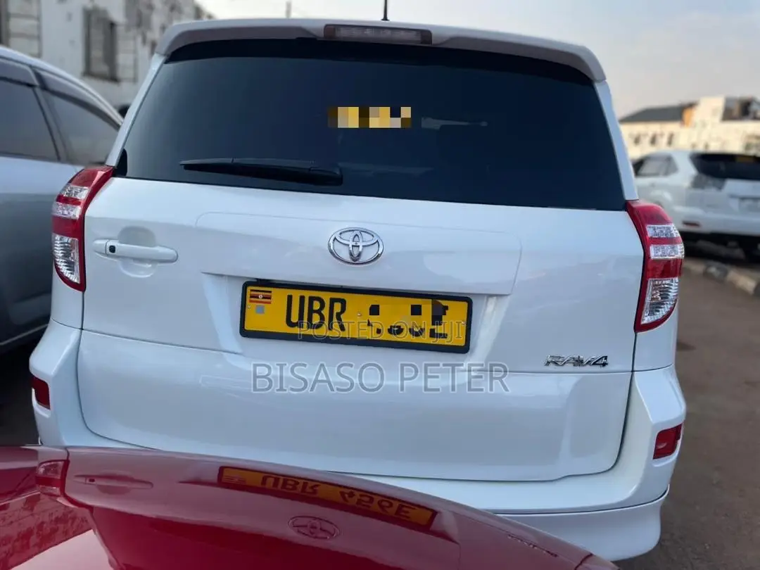 Toyota RAV4 2010 White