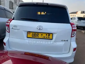 Toyota RAV4 2010 White