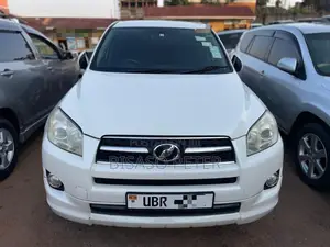 Toyota RAV4 2010 White