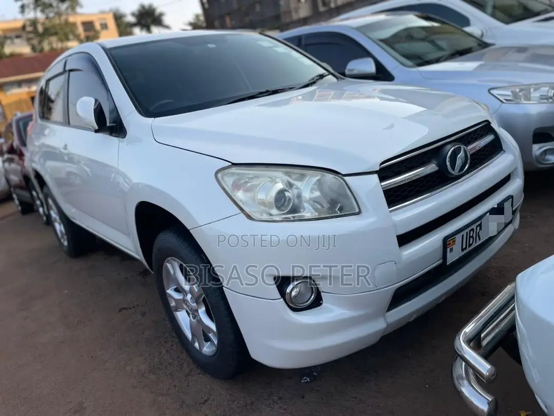 Toyota RAV4 2010 White
