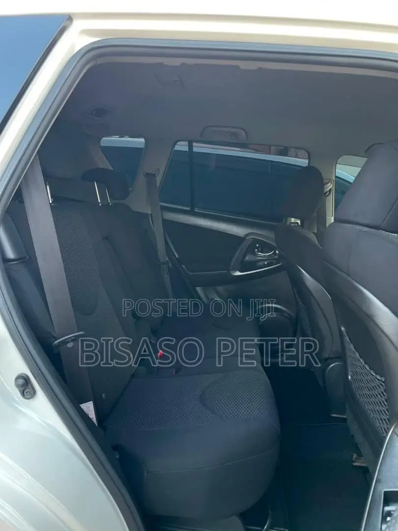 Toyota RAV4 2010 White