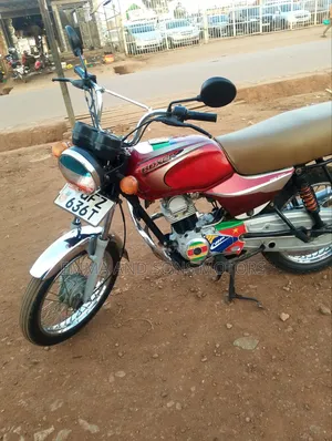 Bajaj Boxer 100 2023 Red