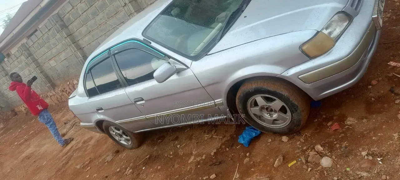 Toyota Corsa 2000 Silver