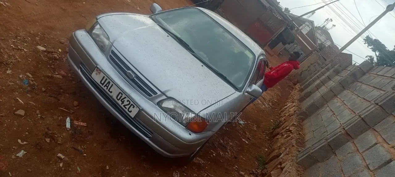 Toyota Corsa 2000 Silver