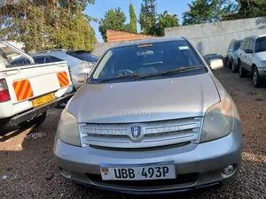 Toyota IST 2006 Gold