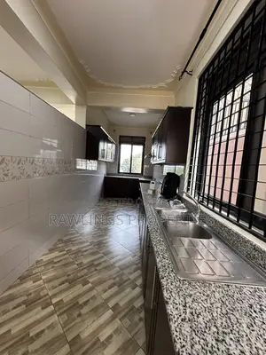 5bdrm Mansion in Diplomat, Makindye for rent