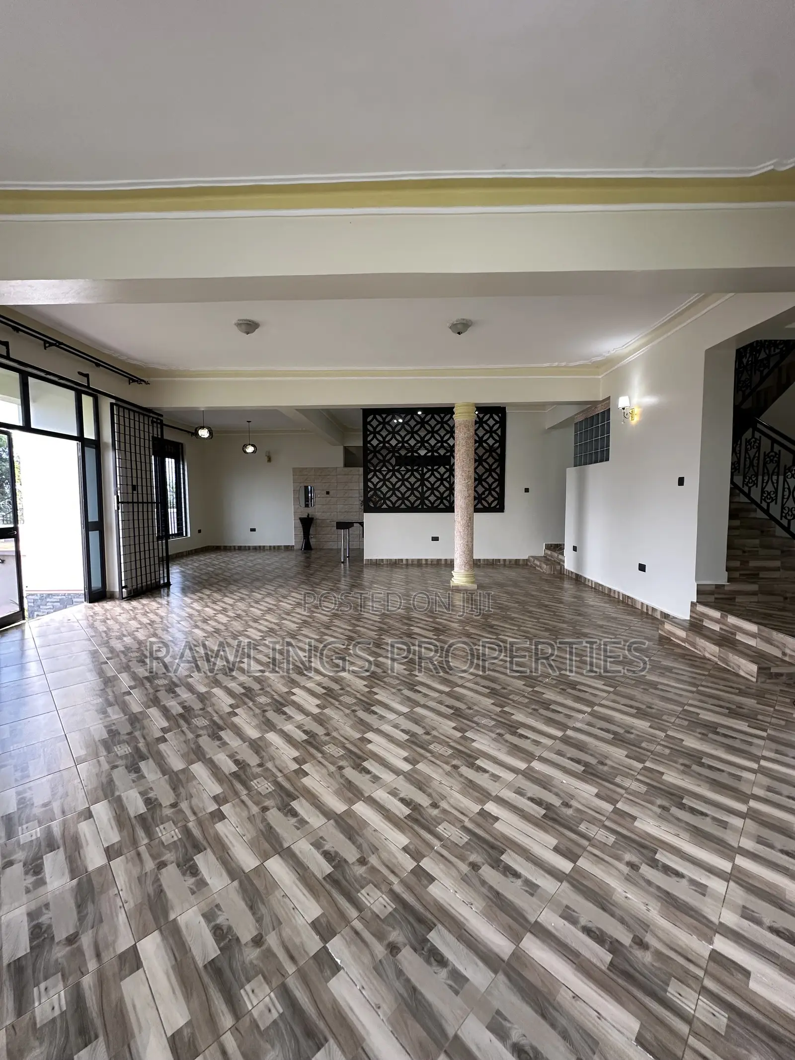 5bdrm Mansion in Diplomat, Makindye for rent