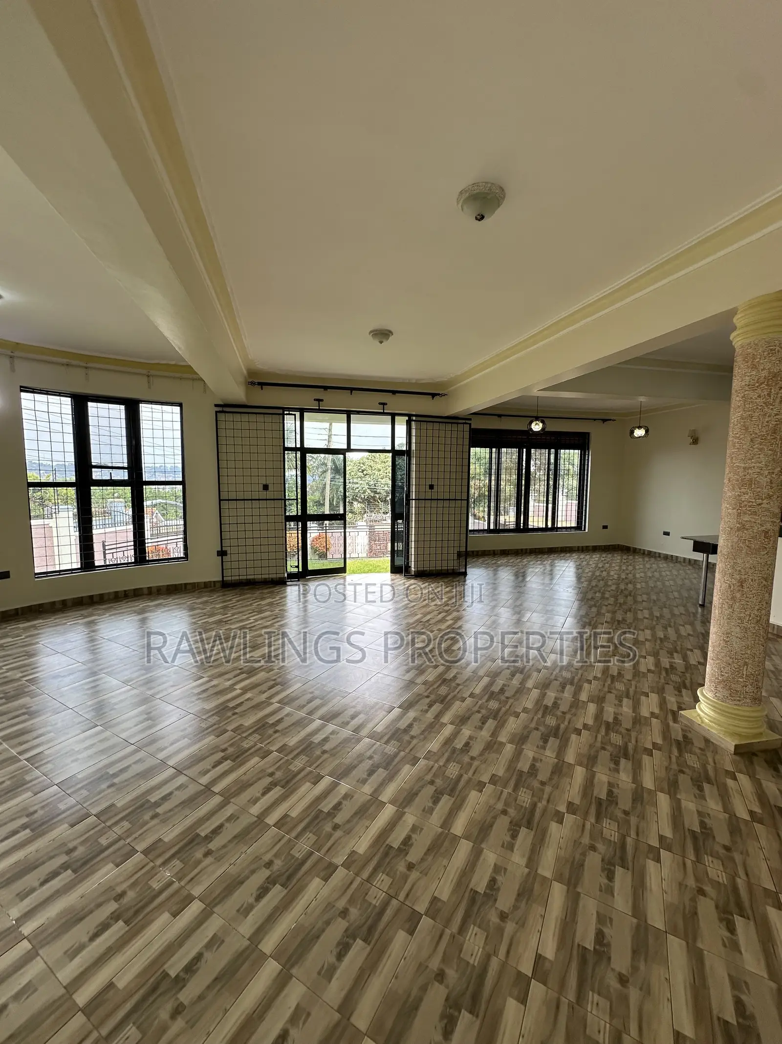 5bdrm Mansion in Diplomat, Makindye for rent