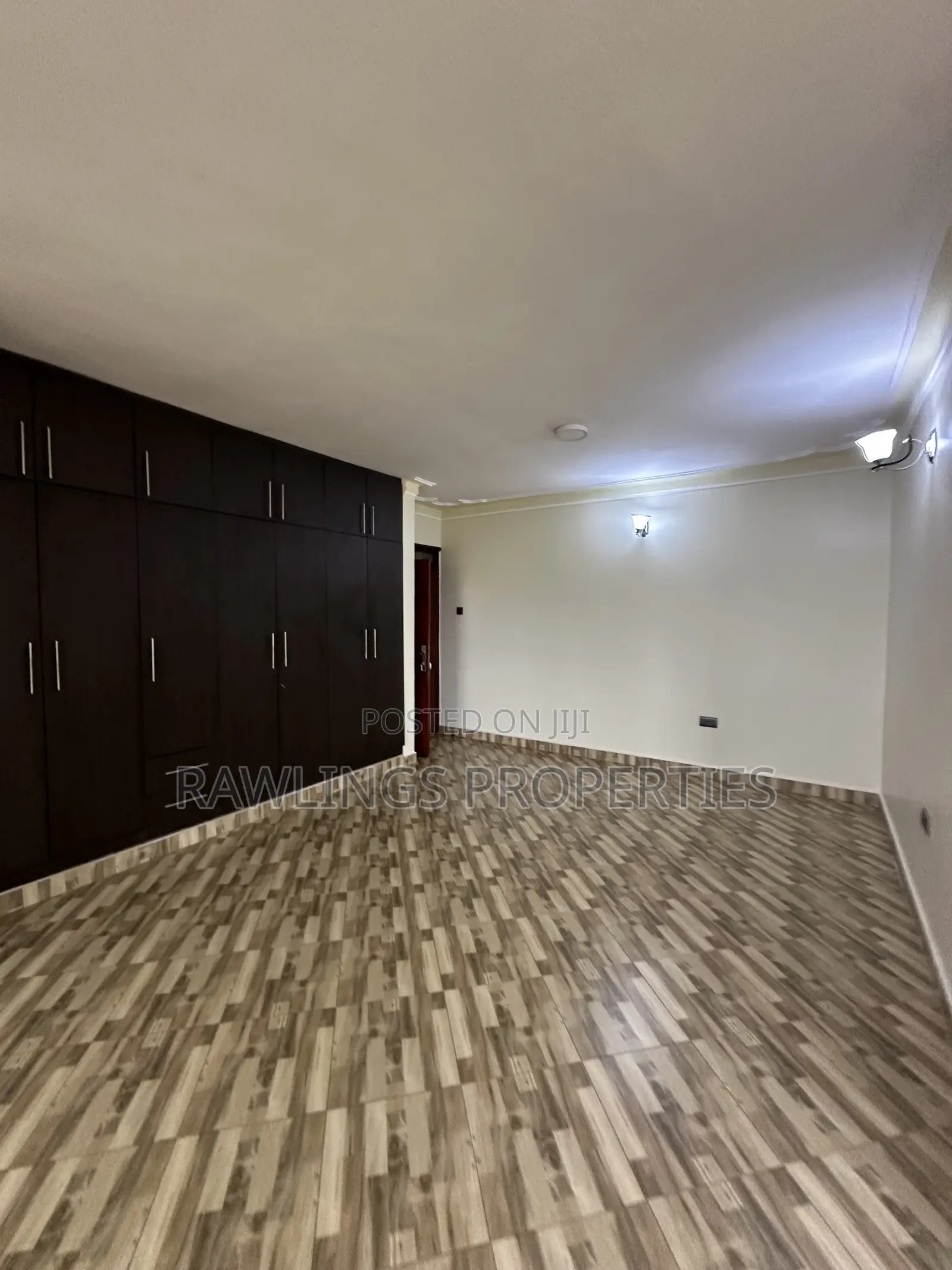 5bdrm Mansion in Diplomat, Makindye for rent