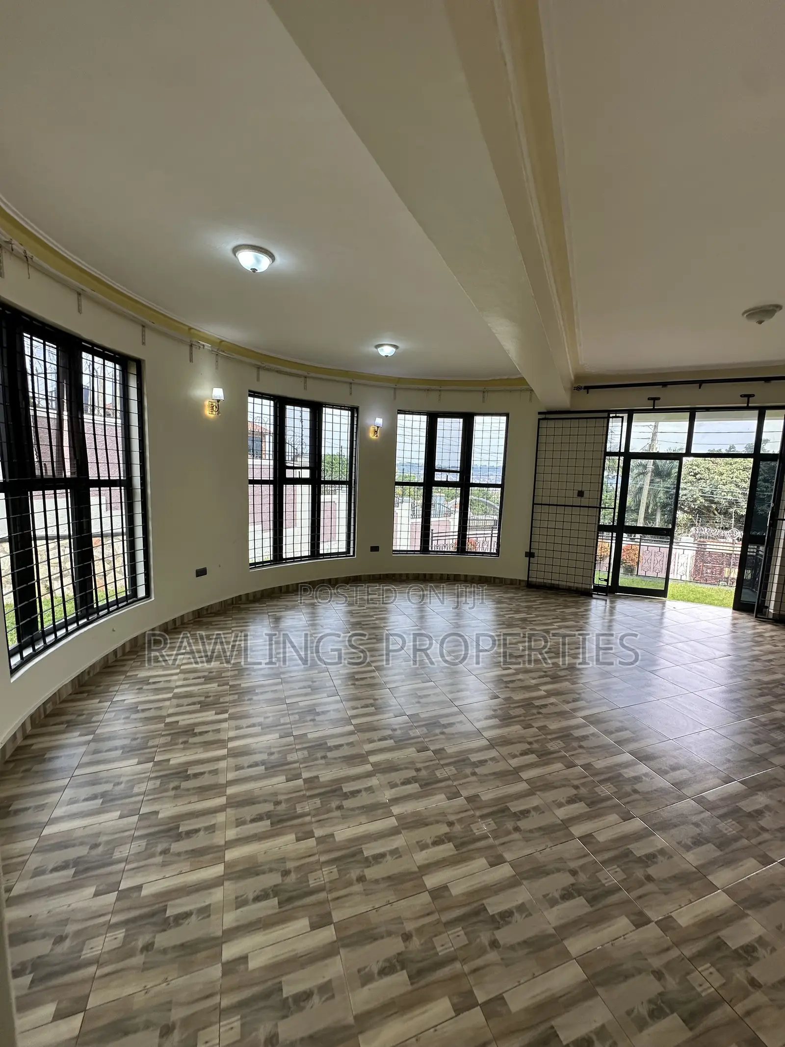 5bdrm Mansion in Diplomat, Makindye for rent
