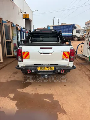Toyota Hilux 2016 White